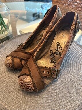 naughty monkey olive green/brown Textured Buckle Cross‑Strap Heels